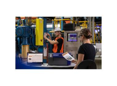 Принтер BRADY J4000-EU полноцветный струйный с базовым ПО BWS. В комплекте шнур питания, USB кабель, катридж J40-CMY, материал В-2595 (101.6мм х 6.09м), руководство по быстрому запуску.
